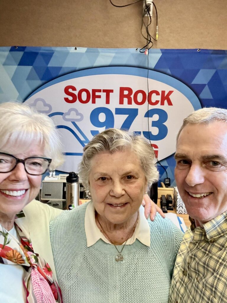 Janice and Johanna with Dale Jones 